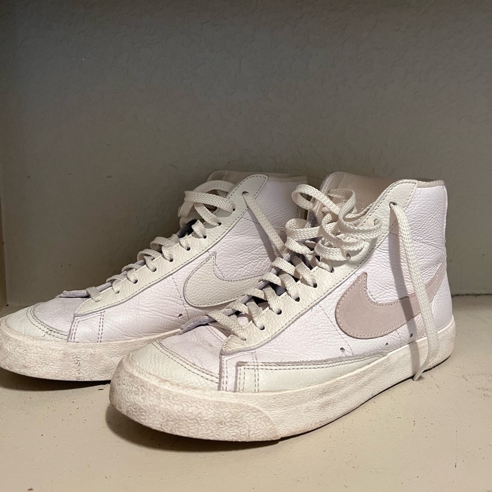 Nike Women's White and Cream Sneakers